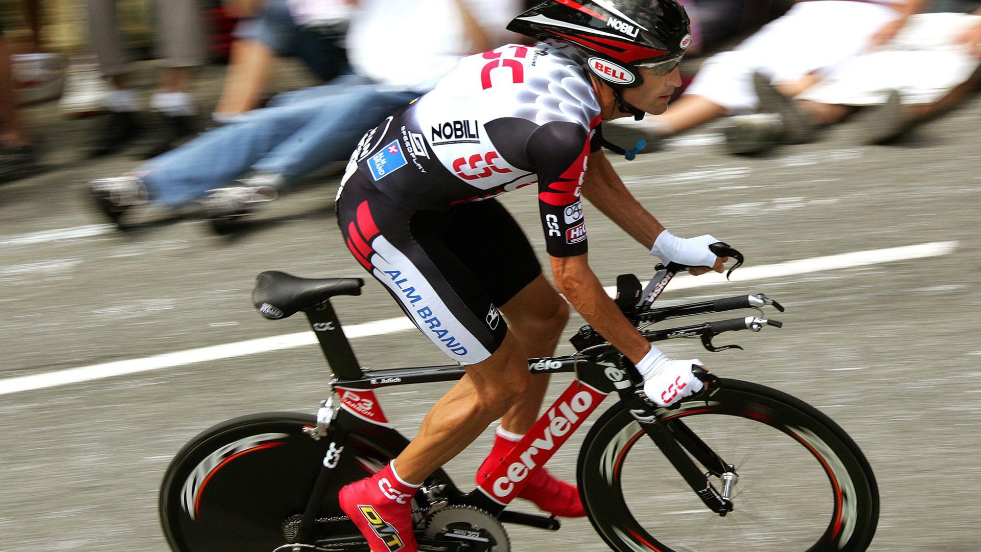 成都西南大学招聘考试现场，考生跑步引发讨论，西南大学校园招聘2022